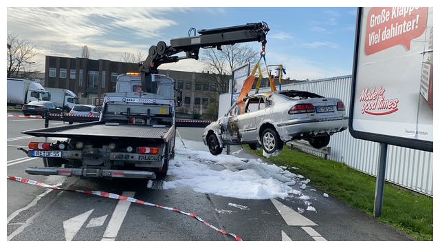 Fahrzeugbergung eines PKW durch den Abschlepp- und Bergungsdienst Wischnewski im Einsatz.